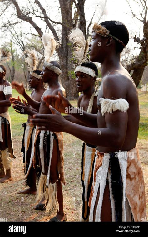 Ndebele Dance Hi Res Stock Photography And Images Alamy