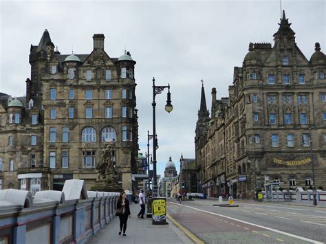 Hotel Review: A King Deluxe Room at Hilton Edinburgh Carlton