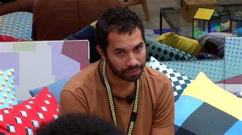 Após formação de Paredão do BBB21 Gilberto opina Está bem chateada