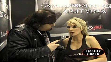 GiGi Allens The Porn Star At AVN 2014 YouTube