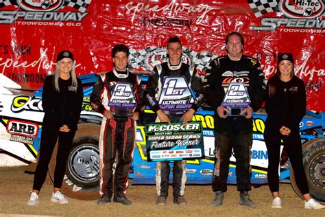 Pascoe The Ultimate Showman In Toowoomba Speedway Sedans Australia