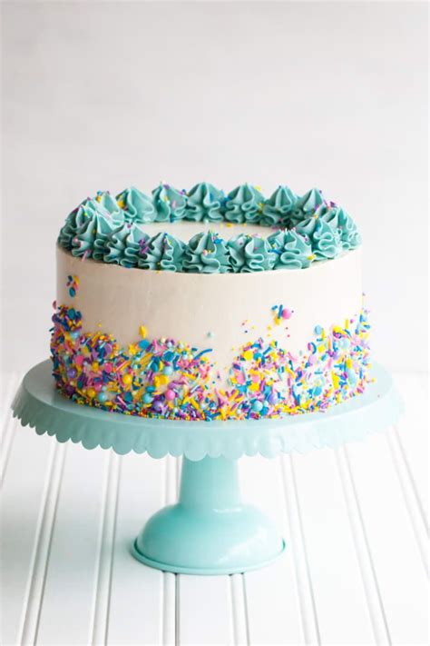 Easyish Ways To Actually Make Your Cakes Look Professional