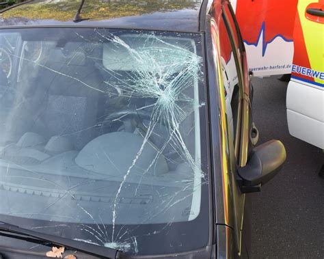 POL HF Radfahrerin bei Unfall schwer verletzt Frontalzusammenstoß mit