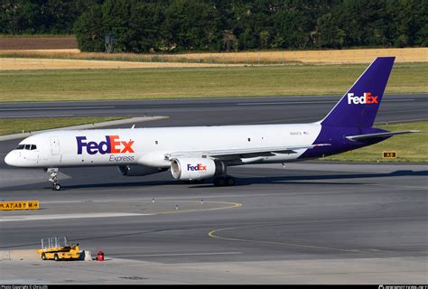 N910FD Federal Express FedEx Boeing 757 236 SF Photo By Chris Jilli