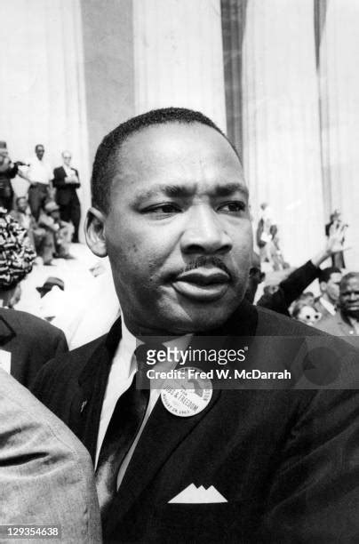 Martin Luther King Lincoln Memorial Speech Photos and Premium High Res ...