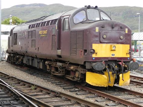 Class 37 Der West Coast Railways Abgestellt Im Bahnhof Fort William Am 18 08 2011 Bahnbilder De