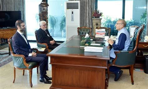 President Alvi Discusses Polls With Interim Law Minister Stresses