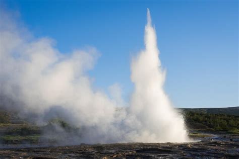 Premium Photo Strokkur Geyser Eruption In Iceland