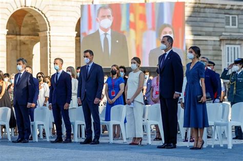 Los Reyes presiden el segundo homenaje a las víctimas de la pandemia en