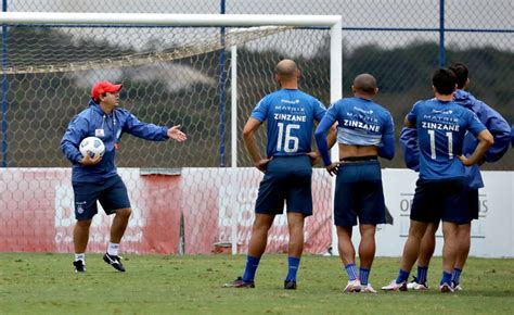 desfalque de última hora Bahia encara o São Paulo no Morumbi