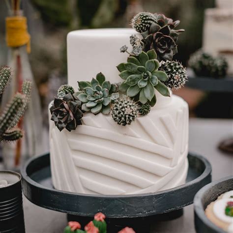 22 Succulent Wedding Cakes