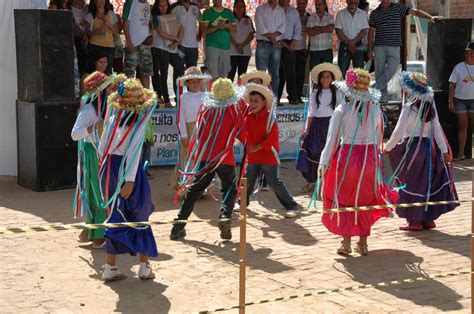 O Equador Das Coisas Escola Desenvolve Grupo De Reisado Mirim Em Iraquara