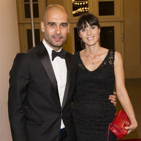 El Apasionado Beso De Pep Guardiola Con Su Mujer Cristina Serra Tras