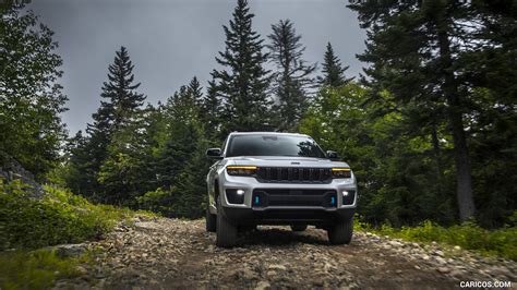 2022 Jeep Grand Cherokee Trailhawk 4xe Off Road