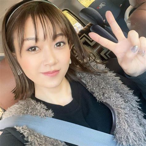 岡部玲子さんのインスタグラム写真 岡部玲子instagram 「フェイクレザーのカチューシャ。 この髪の毛の長さだと かなり使えることを