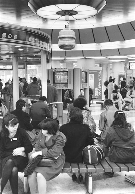 東京駅：「銀の鈴」50周年 歴代の鈴が一堂に 写真特集411 毎日新聞