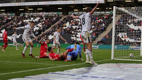 Highlights Mk Dons 3 2 Swindon Town Youtube