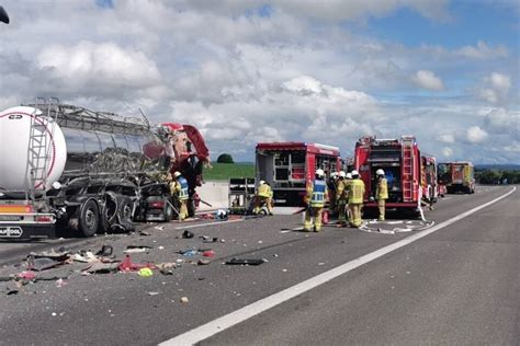 A Bei Bad Rappenau Vollsperrung Nach Lkw Unfall Basf Feuerwehr