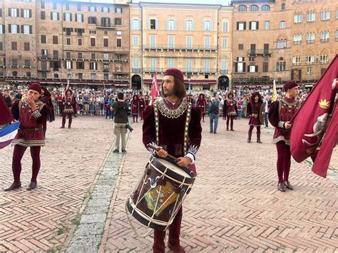 Consegna Masgalano Alla Contrada Della Torre La Gallery Radiosienatv