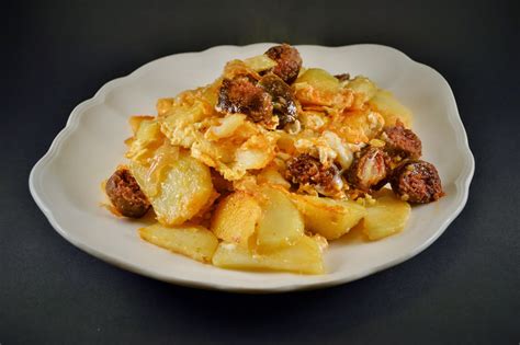 Las Recetas De Noe Huevos Rotos Con Patatas Y Chorizo