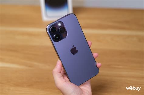 Mở hộp iPhone 14 Pro Max màu Tím ngày đầu về Việt Nam