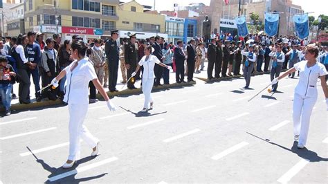 Estudiantes De Iiee Y Cetpros Participan En Concurso De Desfile Por El