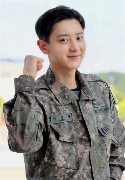 Park Chanyeol Resmi Merampungkan Wajib Militer Okezone Celebrity