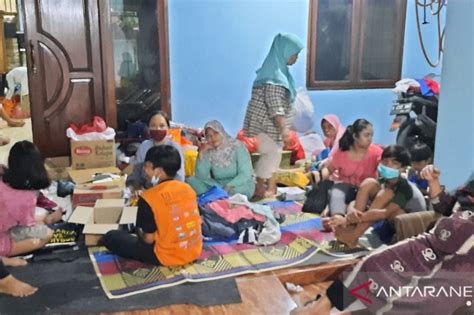 Tolong Korban Longsor Banjir Di Ciganjur Butuh Bantuan