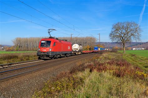 1116 077 ÖBB Christof mit einem KLV Zug bei Retzbach Zellingen