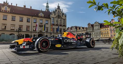 Bolid Oracle Red Bull Racing Zwiedza Wroc Aw Video