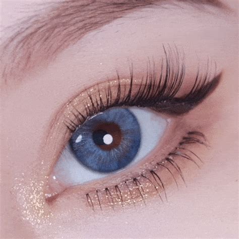 11 Best Colored Contact Lenses For A Whole New Look