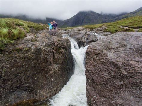 How to Visit the Fairy Pools on the Isle of Skye – Earth Trekkers