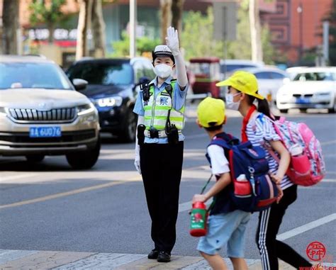 秋季“护学模式”准时开启 济南交警全力护航师生安全 记者直击 舜网新闻