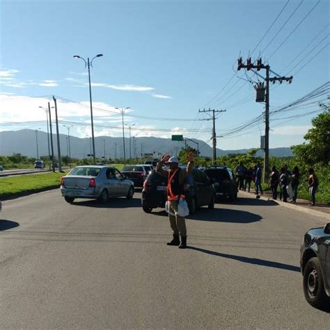 Centro de Operações Rio on Twitter 9h08 GUARATIBA MANIFESTAÇÃO