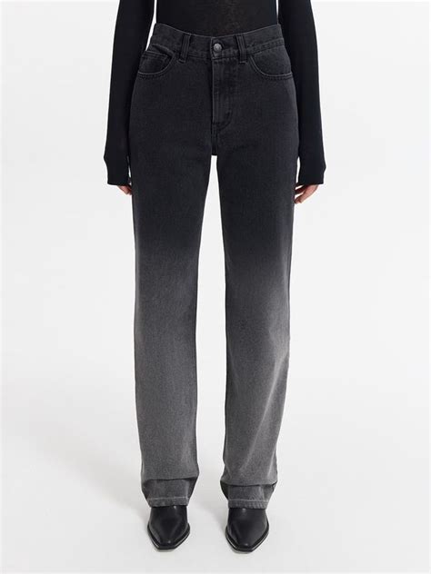 BLACK NOVEMBER UP TO -70% - Осенние образы с выгодой