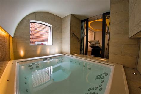 15 Dreamy Spa Hotels in London for a Relaxing Spa Break (2025)