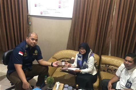 Kejari Tabalong Terima Uang Pembayaran Denda Dari Terpidana Korupsi