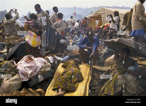 Goma Zaire Rwandan Refugees In Kibumba Refugee Camp July 1994 Stock