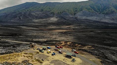 Bromo Kembali Dibuka Setelah Kebakaran