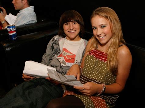 Mitchel Musso Y Emily Osment Saliendo