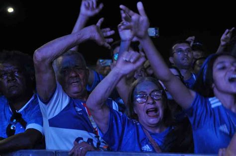 Caravana Do Cruzeiro Em Conselheiro Lafaiete Presen A De Ronaldo