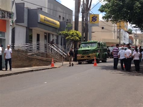 G1 Pm Diz Que Malote Foi Roubado Durante Tiroteio Com Morte Em Prata Notícias Em Triângulo