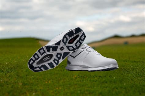 Spiked Vs Spikeless Golf Shoes Which Should You Be Picking