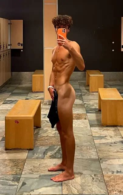 Shirtless Male Nude Bare Foot Butt Locker Room Hunk Beefcake Photo X