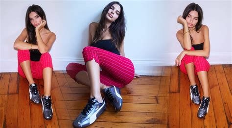 Emily Ratajkowski Sexy Hot Celebs Home