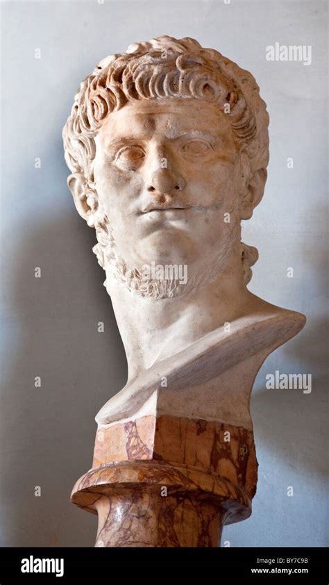 Statue of nero hi-res stock photography and images - Alamy