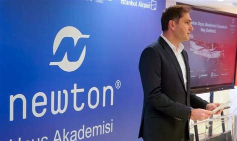 Newton U U Akadem S Stanbul Haval Maninda A Ildi Apron