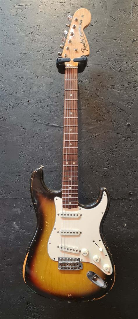 Fender Stratocaster 1969 3 Tone Sunburst – Blackstone Music