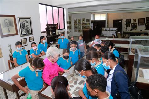 ESTUDIANTES ESCUELA DE MATANZAS VISITAN MUSEO ARCHIVO HISTÓRICO DON