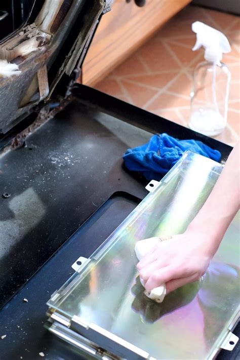 how to clean glass on oven door 3